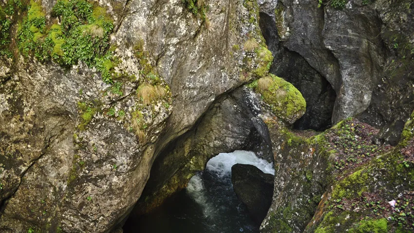 Devil's Throat Cave