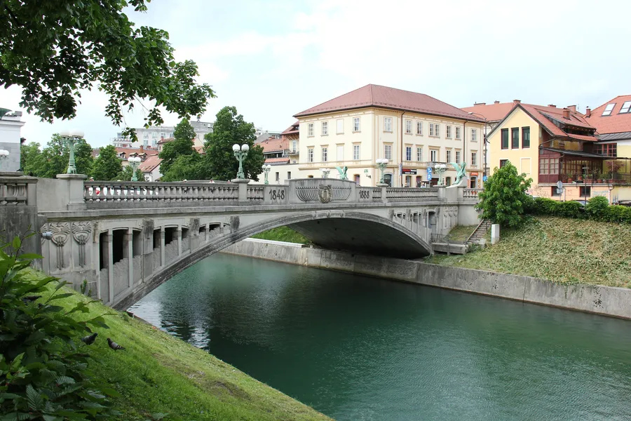 Dragon Bridge