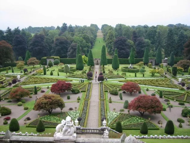 Drummond Castle Gardens