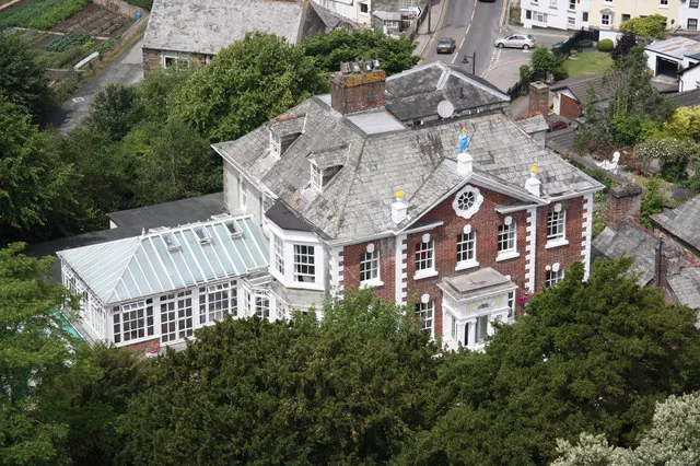 Eagle House Hotel