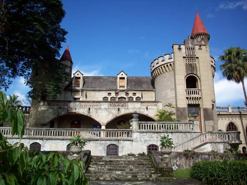 El Castillo Museo y Jardines