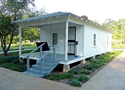 Elvis Presley Birthplace & Museum