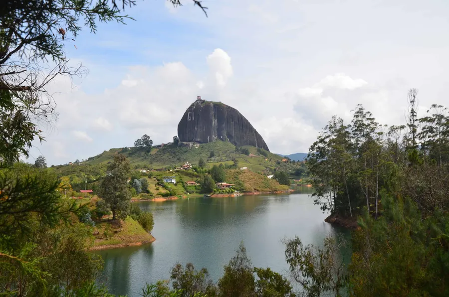 Embalse El Peñol (Guatapé Reservoir)