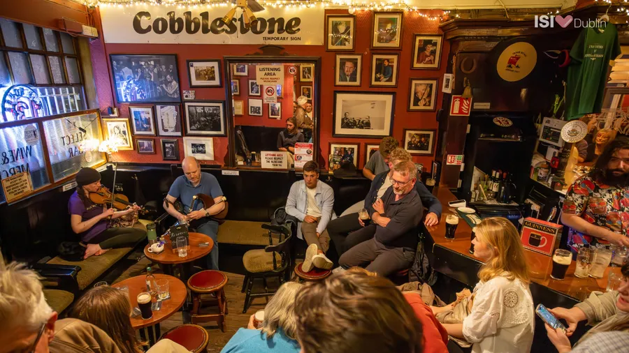 Enjoy traditional Irish music