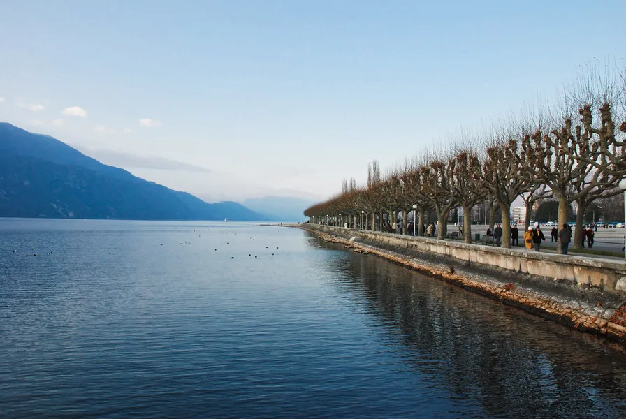 Esplanade du Lac