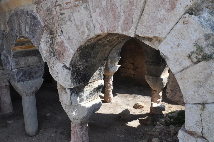 Fakıllı Cave