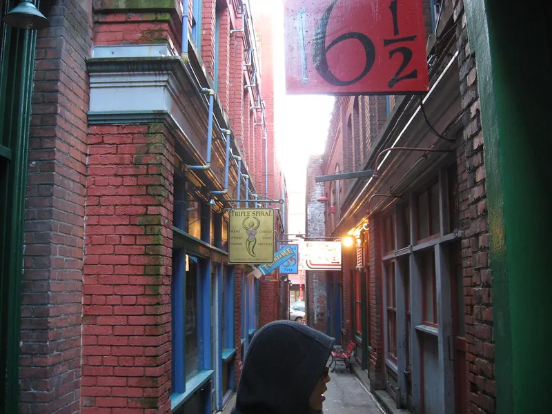 Fan Tan Alley