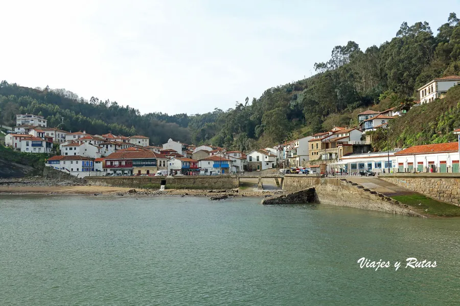 Faro de Tazones