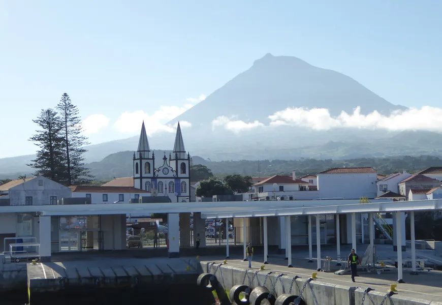 Ferry from Pico to São Miguel