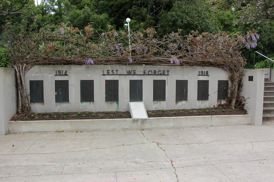 Fieldcote Memorial Park & Museum
