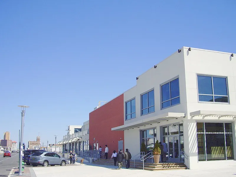 Fifth Avenue Pavilion