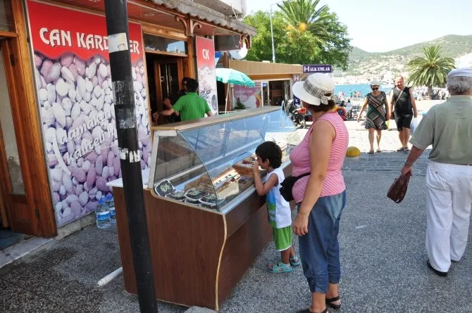 Foca Sunday Market