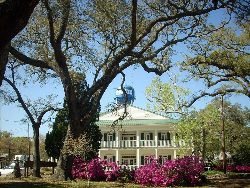 Franklin Square Gallery