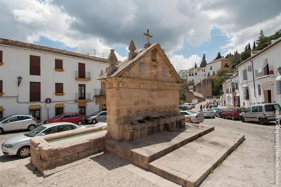 Fuente de los Ocho Caños