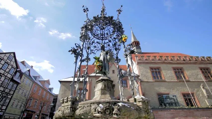 Gänseliesel Fountain