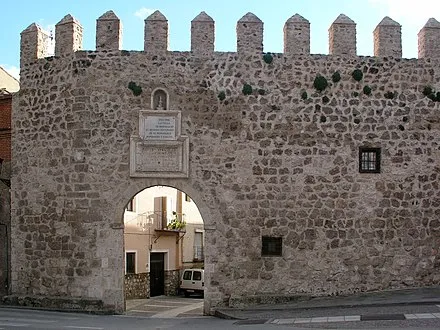 Gate of the Chain (Puerta de la Cadena)