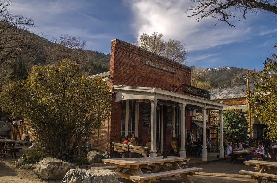 Genoa Bar & Saloon