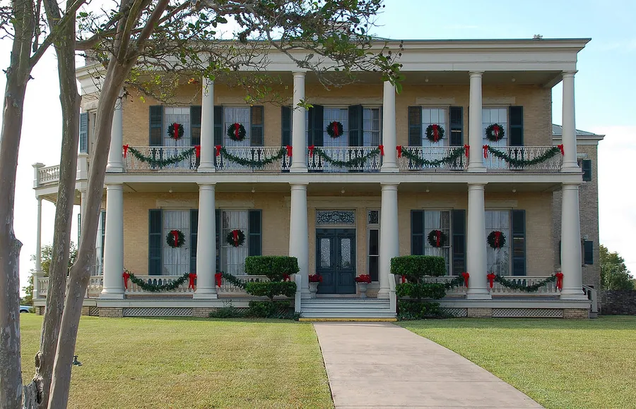Giddings Stone Mansion