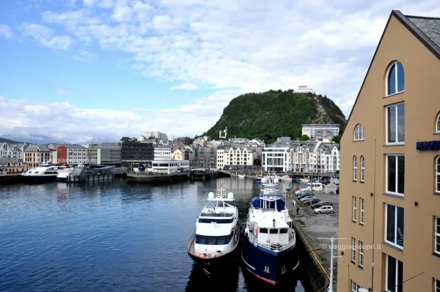 Godøy Coastal Path