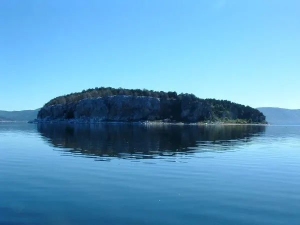 Golem Island (Mali Grad)