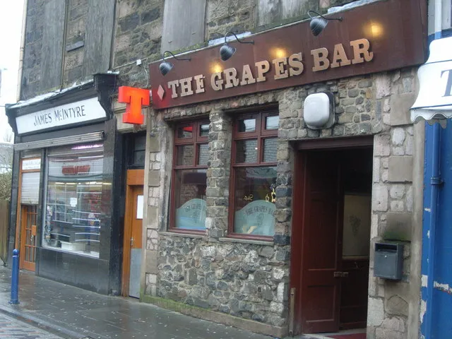 Grapes Restaurant & Bar