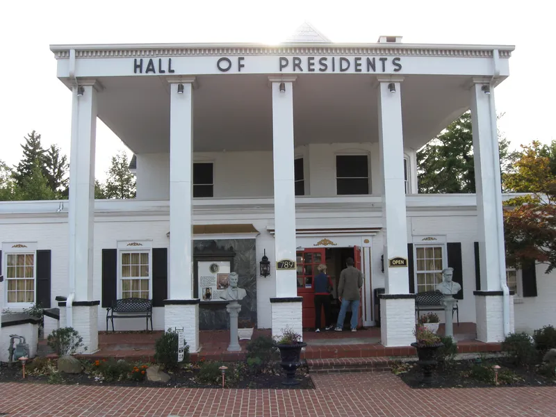 Hall of Presidents and First Ladies