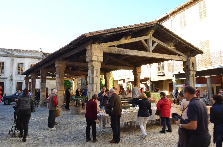 Halles de Lagrasse