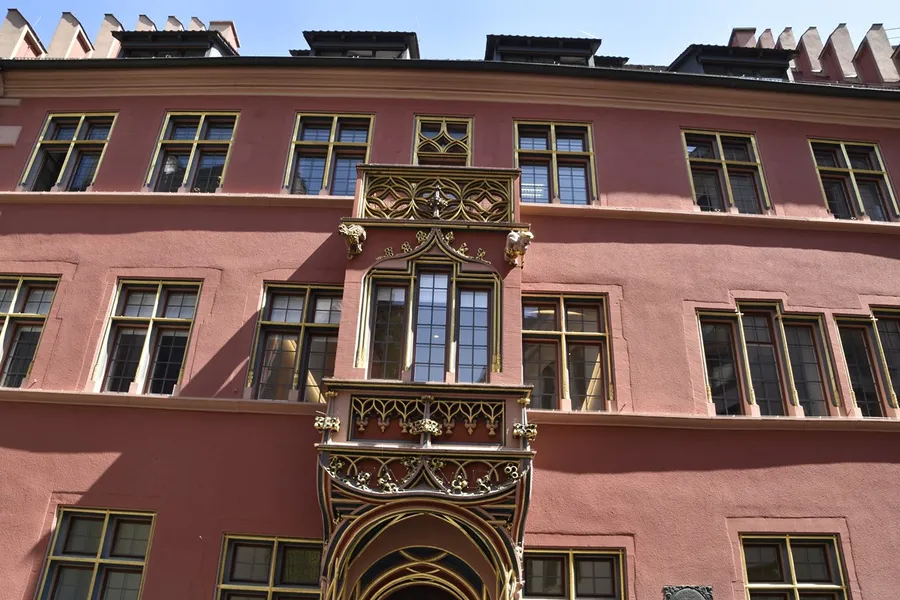 Haus zum Walfisch