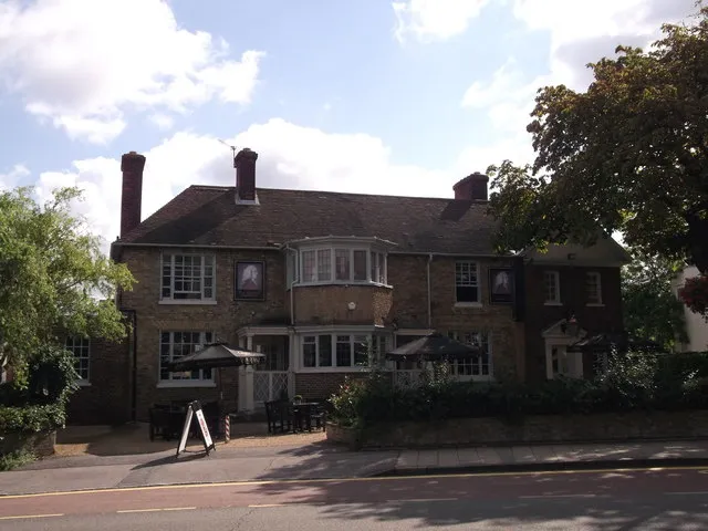 Hayes Creek Inn