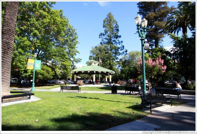 Healdsburg Plaza