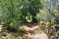 Hiking trails around Bruniquel