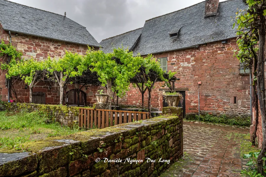 Hiking trails around Collonges-la-Rouge