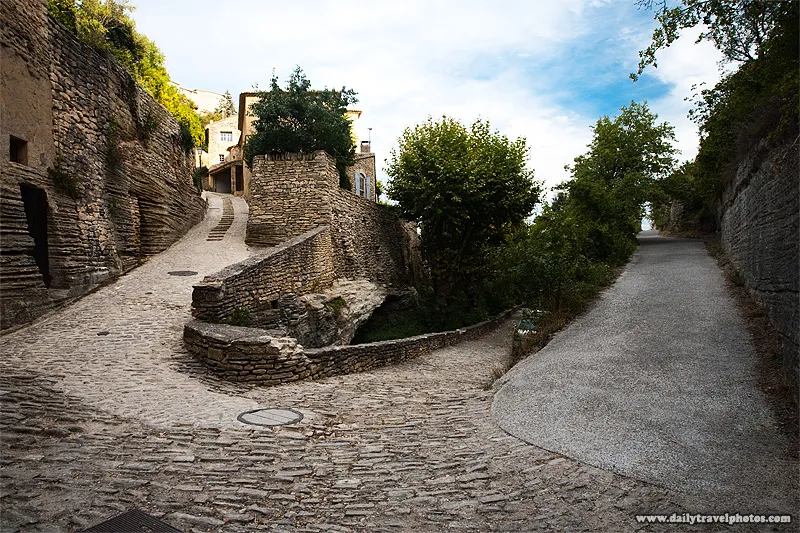 Hiking trails around Gordes