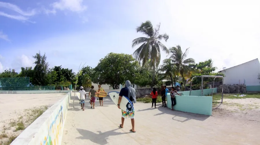 Himmafushi Surf Breaks
