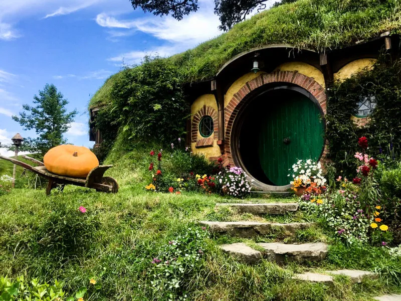 Hobbiton Movie Set