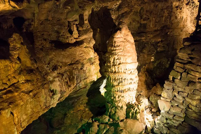 Howe Caverns
