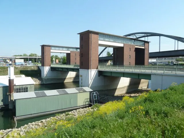 Hubbrücke Plau am See