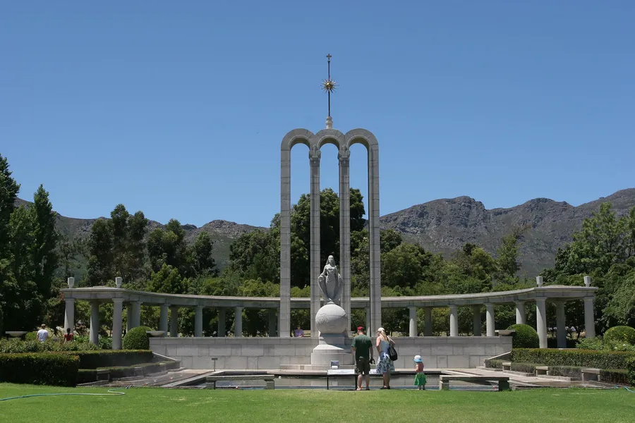 Huguenot Monument