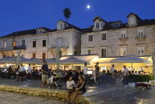 Hvar Town Square (Trg Svetog Stjepana)