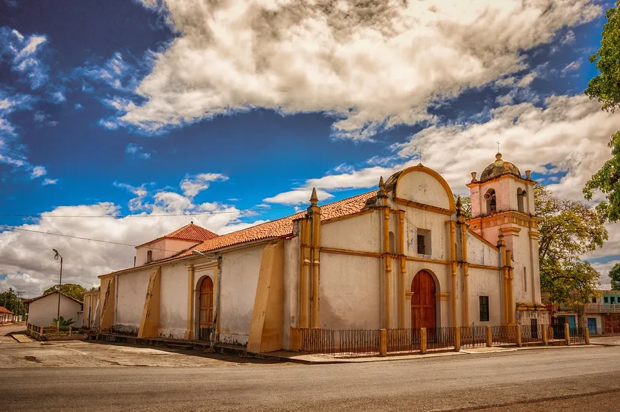 Iglesia San Rafael Arcangel