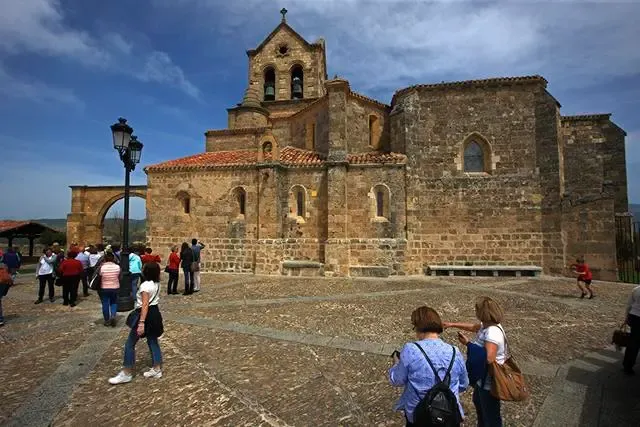 Iglesia de San Vicente Mártir (Church of San Vicente Mártir)