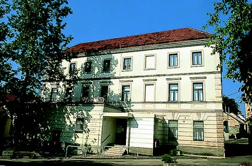 Jakac House