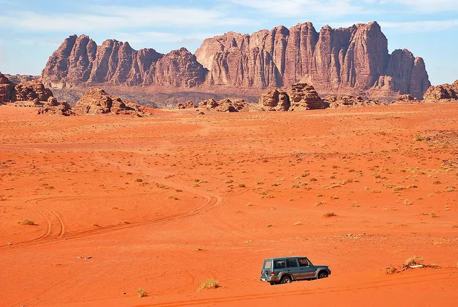Jeep Safari (Khazali Canyon, Red Dunes, Lawrence Spring, Burdah Rock Bridge)