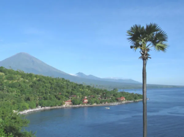 Jemeluk Bay