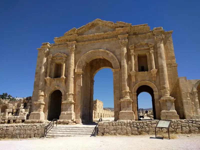 Jerash (Roman ruins, Temple of Artemis, Hadrian’s Arch)