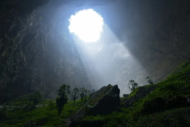 Jiushan Cave (韭山洞)