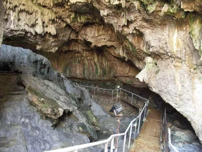 Kaklik Cave