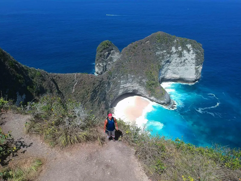 Kelingking Beach (T-Rex Beach)