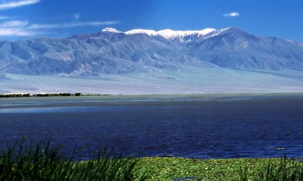 Khar Zurkhnii Khukh Nuur
