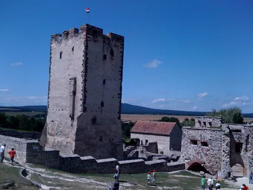 Kinizsi Castle
